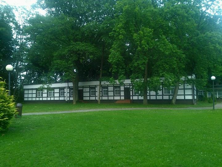 Hostel Dworek Osiecki Koral Osieki  Buitenkant foto