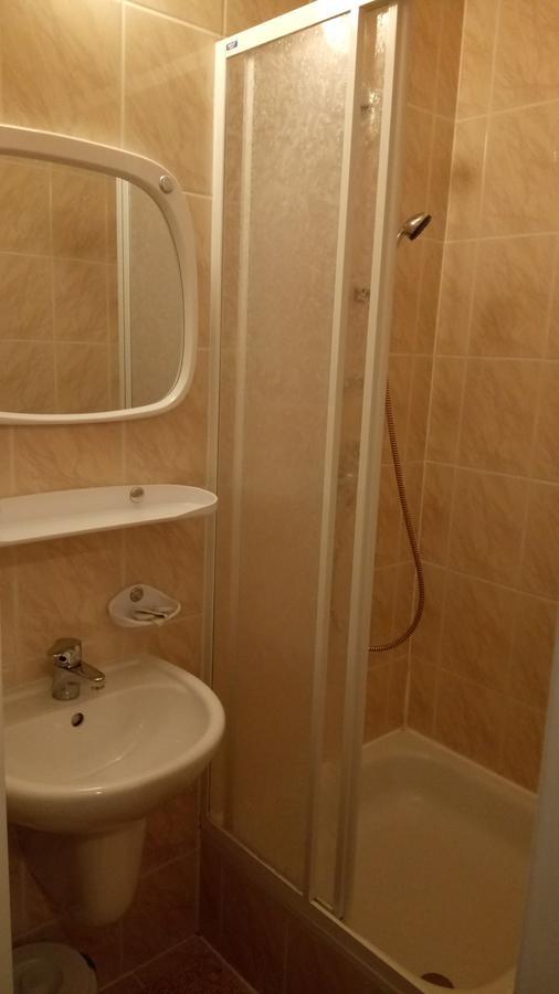 Hostel Dworek Osiecki Koral Osieki  Buitenkant foto