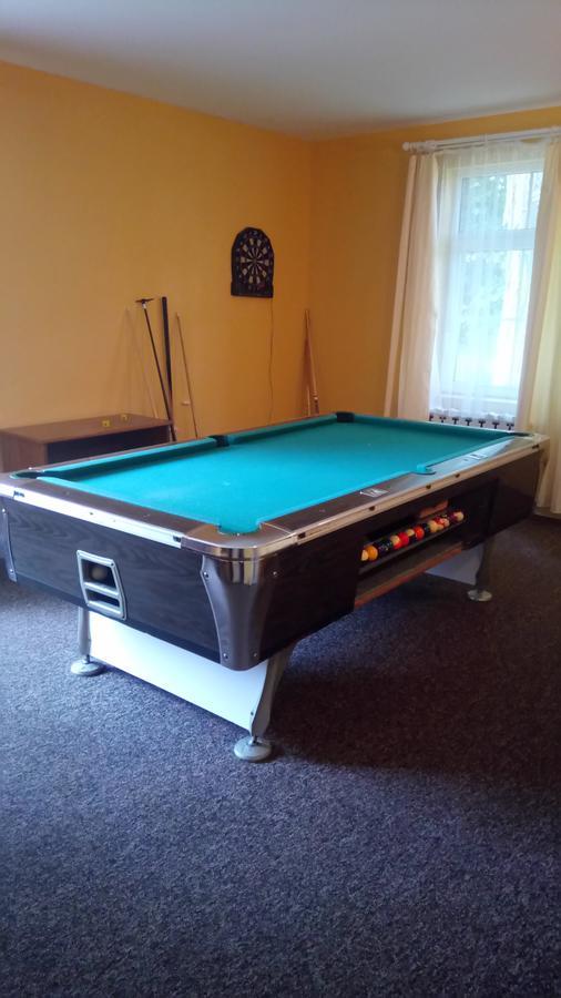 Hostel Dworek Osiecki Koral Osieki  Buitenkant foto